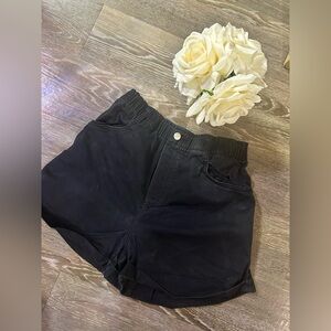 H&M Black High Waist Women's Shorts, size small